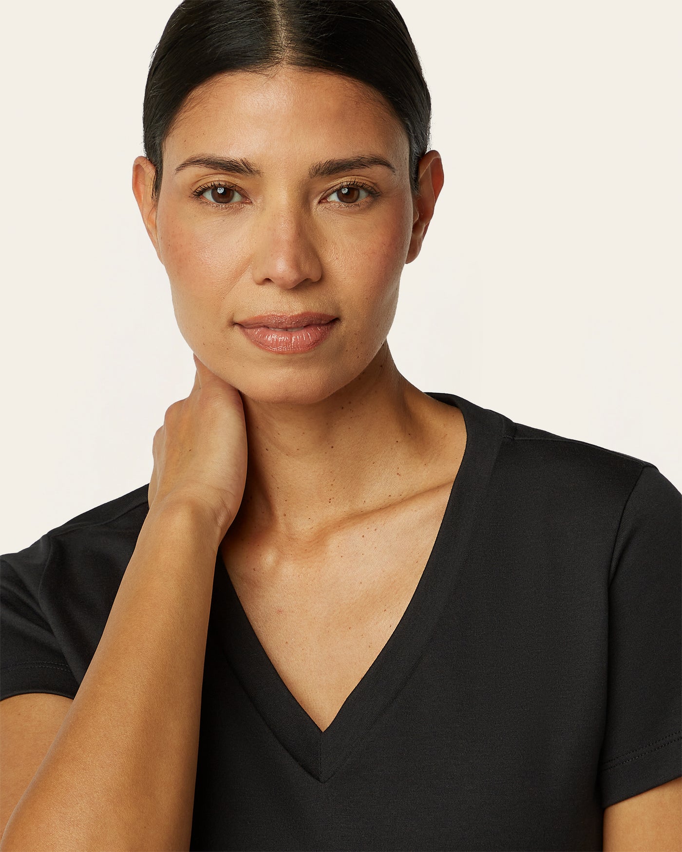 Interlock V-neck Slim T-shirt - Black